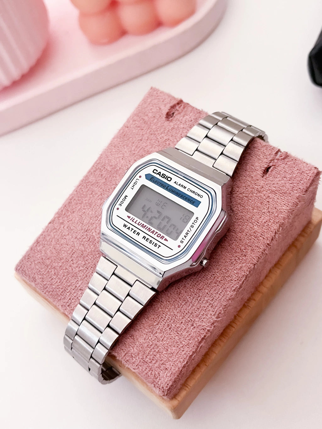 Relógio Casio fundo branco unissex